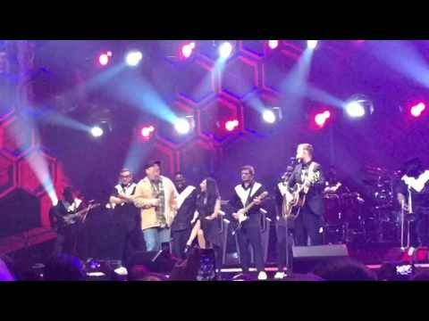 Justin Timberlake and Garth Brooks - Friends In Low Places