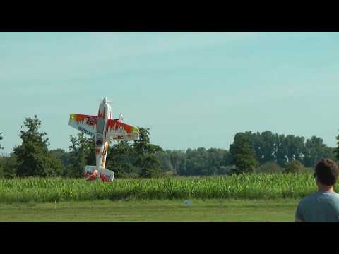 Flugtag MSV Oberhausen 2019 - Multiplex Extra 330 SC