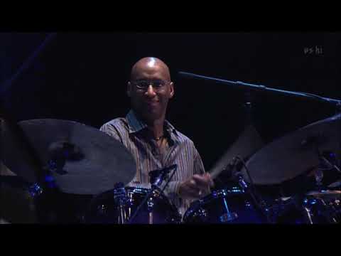 The Great Jazz Trio (東京JAZZ 2006) ～ Au Privave (B –John Patitucci, Dr– Omar Hakim, P– Hank Jones)