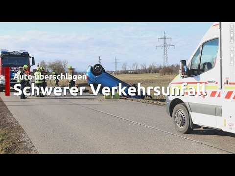 Auto mit Baby im Fahrzeug bei Verkehrsunfall in Gunskirchen überschlagen