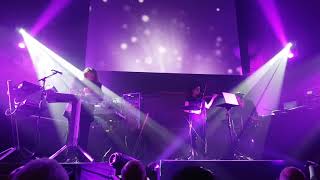 Last set of the concert in Union Chapel by Tangerine Dream.  GREAT😚