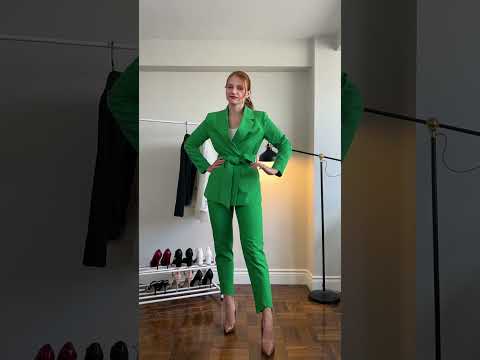 How to stand elegantly🖤