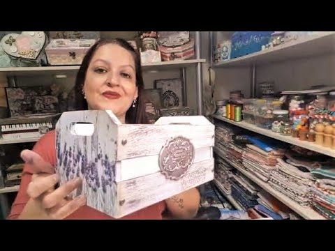 Caixote Lavandas com pátina, scrap decor e rótulo de biscuit