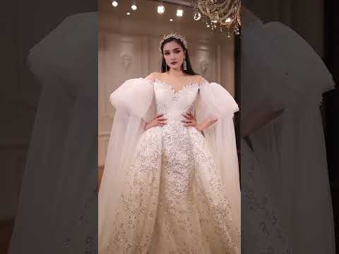 Beautiful mermaid wedding dress with detachableskirt