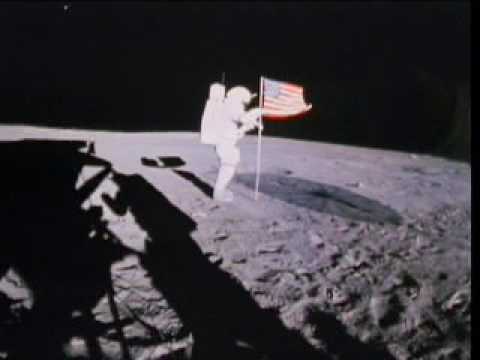 Apolo 14, Poniendo la Bandera en la Luna