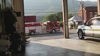 preview picture of video 'Buchanan Engine 3 and Medic 351 Responding'