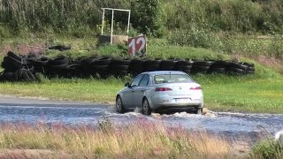 CARF Botniaringin Rata(alueella hengailu)päivä 2022 (Alfa Romeos hanging out at flooded track ...)
