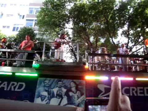 Concentração e largada do bloco Camaleão (Chiclete com Banana) Salvador 2009 - Campo Grande