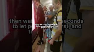 HOW A TOTALLY BLIND PERSON GETS ON THE TRAIN #viral #viralvideo #blind #travel #SHORTS #SHORTSVIDEO