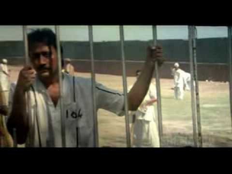 Poster ek roz hasana hai