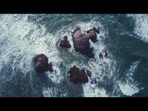 Gentle Waves on a Small White Rock Beach - Relaxing Ocean Sounds