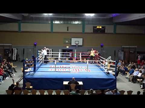 MAH07368 walk in Kambis Rahmani