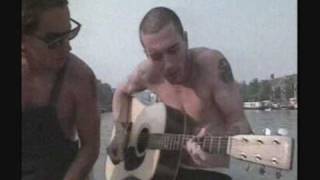 John Frusciante running away into you  ¡¡¡New video!!!