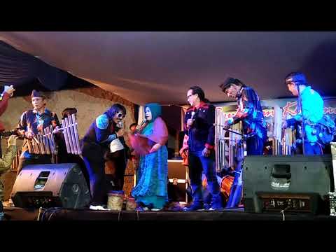 Panass!!!  Duet Maut Calung!!! Asep Darso - Iis K Rosanti - Ujang Bungsu Darso