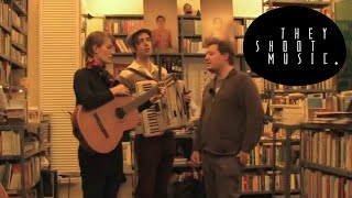 Laura Gibson - Postures Bent / THEY SHOOT MUSIC