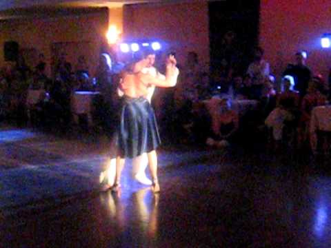  Andrea Misse  and  Javier Rodriguez  are  dancing  to  the  milonga  "  La Cicatriz  "
