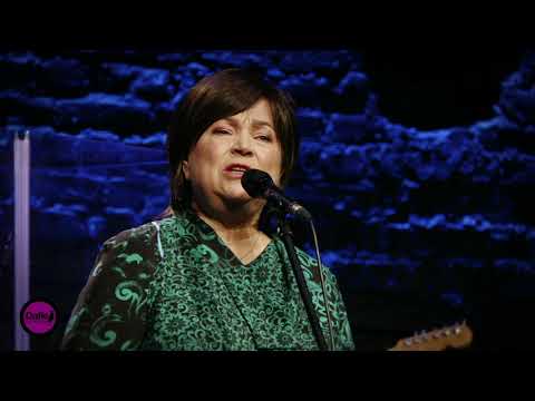 Zibsnī zvaigznes aiz Daugavas - Mirdza Zīvere / Zigmars Liepiņš