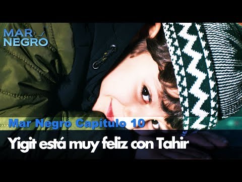 Yigit está muy feliz con Tahir - Capítulo 10 | Fugitiva