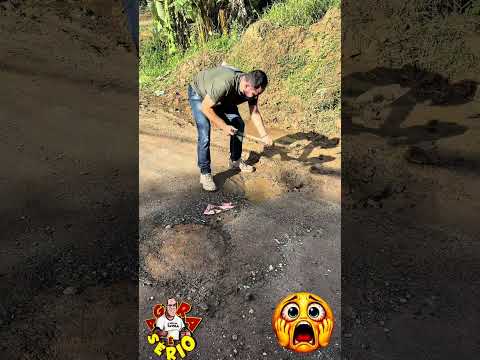 VEREADOR VITÃO DO POVO DESCOBRE UMA ARMADILHA DA SABESP NA ESTRADA DA SENHORINHAS VAZAMENTO PERIGOSO