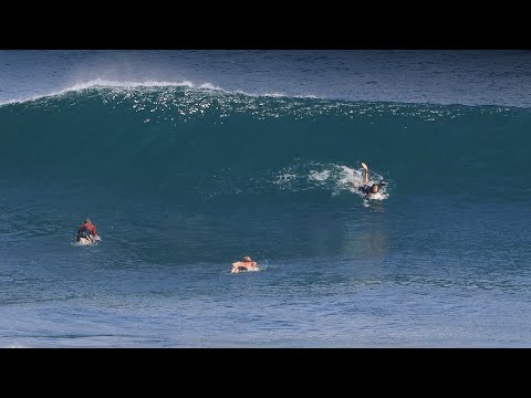 Slow Moving Peak – Uluwatu