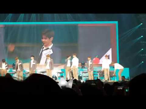 170922 Wanna One in Singapore - End of "Class" Greeting
