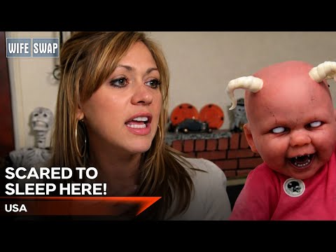 Mainstream Mom Swaps With Haunted Goth Family | S5 E1 | Wife Swap USA