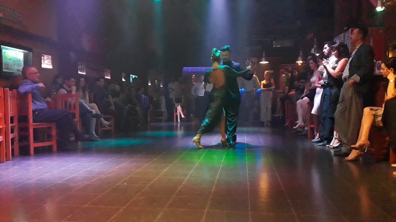 Roxane Camargo y Rafael Bittebcourt , La Parrilla