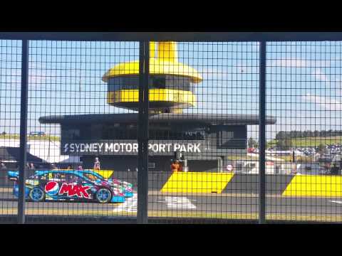 V8 supercars Eastern Creek 2015 race 1 start