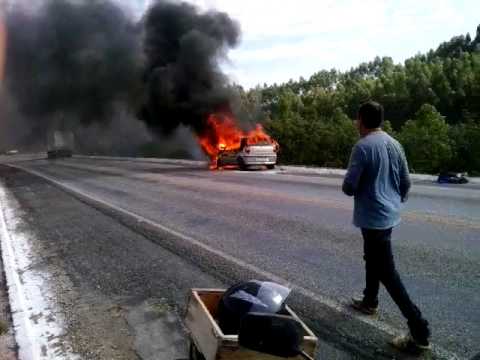 Fiat Palio pegou fogo na MG290 Ouro fino e Jacutinga