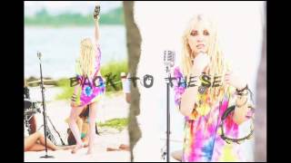 The Pretty Reckless - Fucked Up World (lyrics on the screen)
