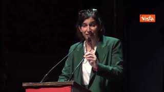 Manovra, Schlein «Meloni dice che non ci sono tagli agli Enti locali? Le si è rotta la calcolatrice»