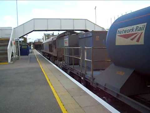 EWS 66080 and 66077 on leaf clearance