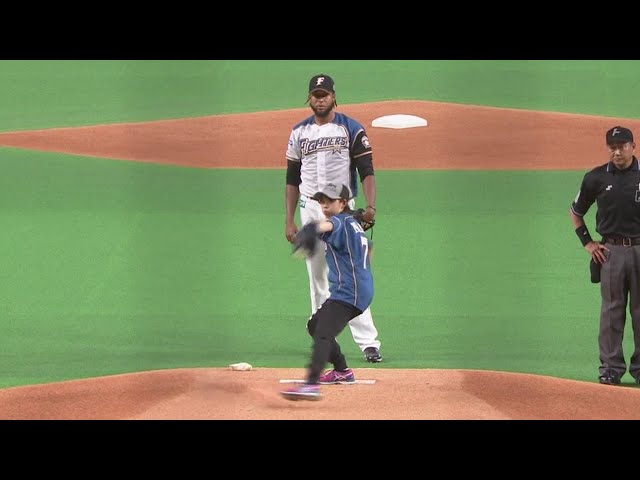 【始球式】チームパシュートの金メダリスト・高木菜那選手が始球式!! 2018/3/30 F-L