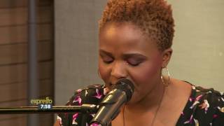 Nomfundo Xaluva performs "Bayathetha" LIVE! Nomfundo Xaluva performs "Bayathetha" LIVE!