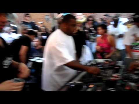 terry hunter @ beach plaza wmc 2011