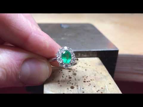 18ct Gold Oval Emerald Cluster Diamond Ring