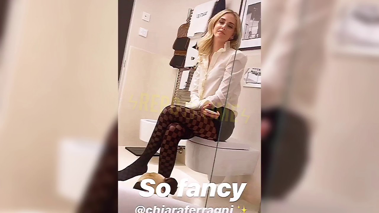 CHIARA FERRAGNI SEDUTA SUL CESSO E SI ALLACCIA IL REGGISENO DAVANTI A LUIS!!