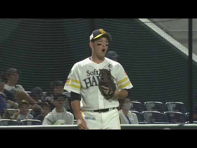 【ファーム】ホークス・栗原陵矢 ボテボテの当たりを素手で捕って素早い送球!!  2023年8月12日 福岡ソフトバンクホークス 対 中日ドラゴンズ