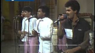 ALEX BUENO (video 80's) Colegiala - MERENGUE CLASICO