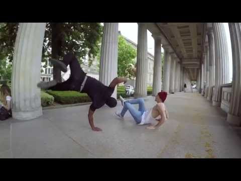 FREESTYLE FOOTBALL & BREAKDANCE IN BERLIN