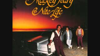 mackey feary & nite life   -   apartment 703