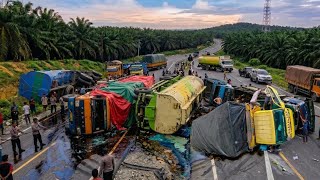 Download lagu Insiden Paling Menyedihkan || Detik Detik Truck Rem Blong Hingga Terbalik Di Bukit Kodok mp3