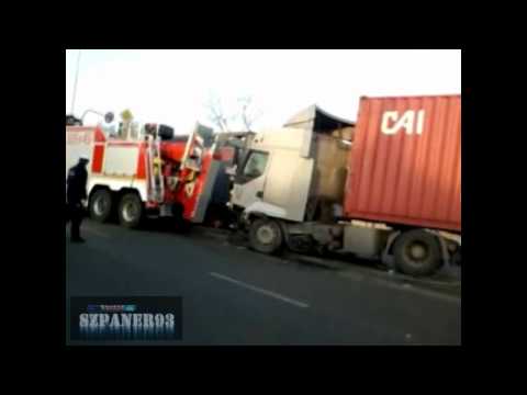 JRG-5 Łódź: NOWA Scania SCRd 305[E]49 w akcji !! Wypadek z udziałem dwóch ciężarówek.