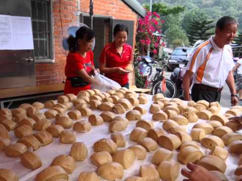 Nova Cidade de Taipei Taishan Distrito Zhi Presidente da Cooperativa Industrial Inverno Frio Pão Quente Atividades de Doação de Amor