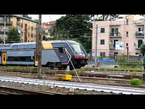 Marce parallele, incroci, arrivi, partenze e manovre alla stazione di Savona
