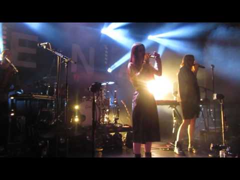 Lena & Kat Vinter - Crystal Sky - Carry You Home Tour 2015 -Köln