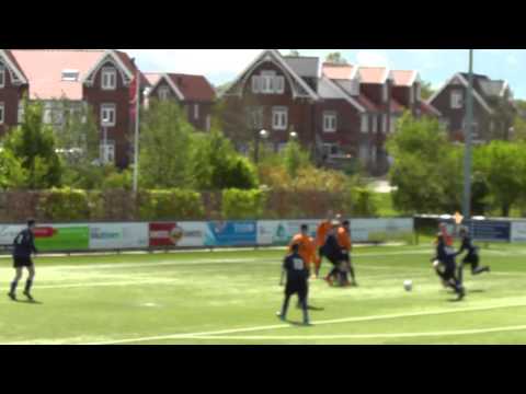 23 april 2016 VV De Meern A2 - PVC A1 com 9-1 en weer een redding van de keeper van PVC