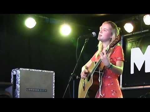 Kim Nanninga performing Say it Ain't So