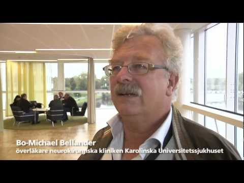 Hjärnkirurger på skolturné med ambulanshelikopter