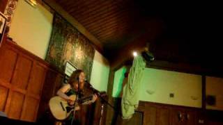 Dar Williams sings &quot;The Hudson&quot;